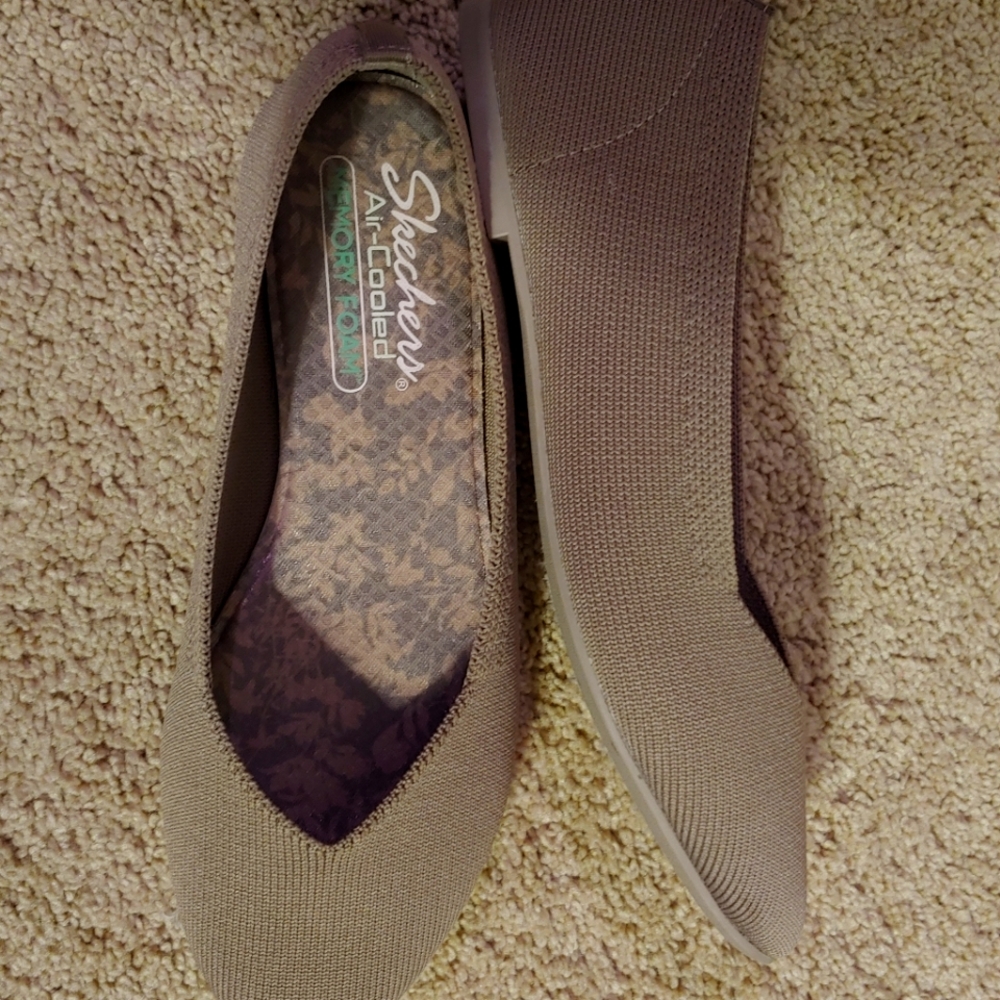 Sketches memory foam shoes